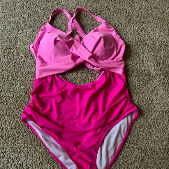 EOMENIE 2XL one piece cut out swim suit - Picture 2 of 4